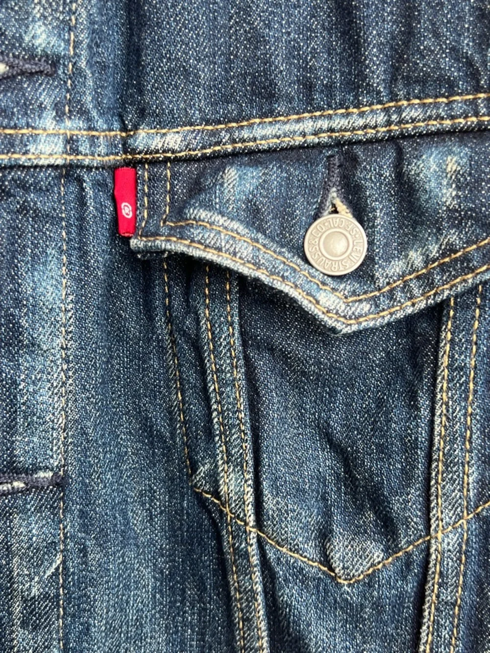 Levi's Vintage-Inspired Men’s Trucker Denim Jacket Size S - Picture 6 of 10